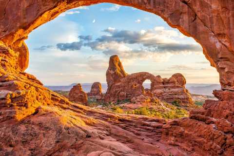 Unveiling Moab’s Natural Wonders: Exploring Red Rocks and Outdoor Adventures